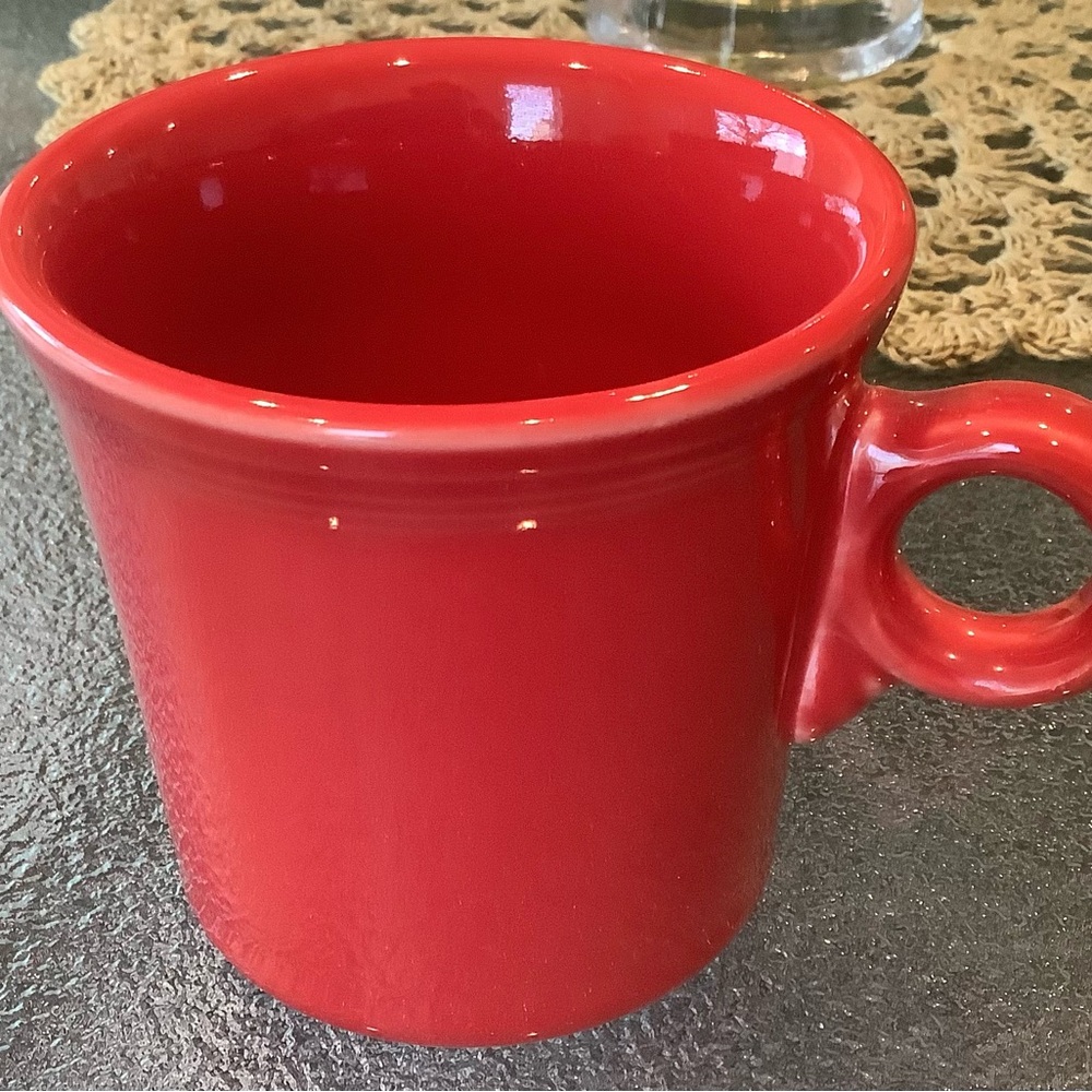 Fiesta / Fiestaware Christmas Luncheon Plate and 2 Scarlet Ring Mugs Like New! - Picture 4 of 6